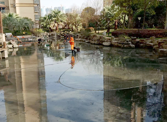 夏河景观池淤泥清理